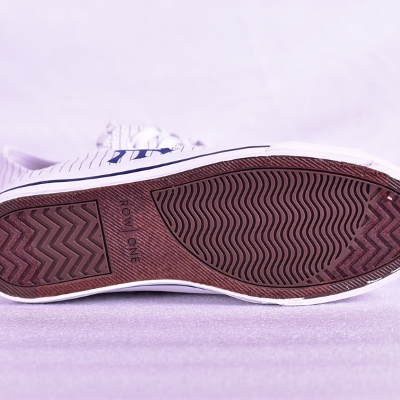 Row One New York Yankees Jersey Victory Sneakers - Picture 6 of 6